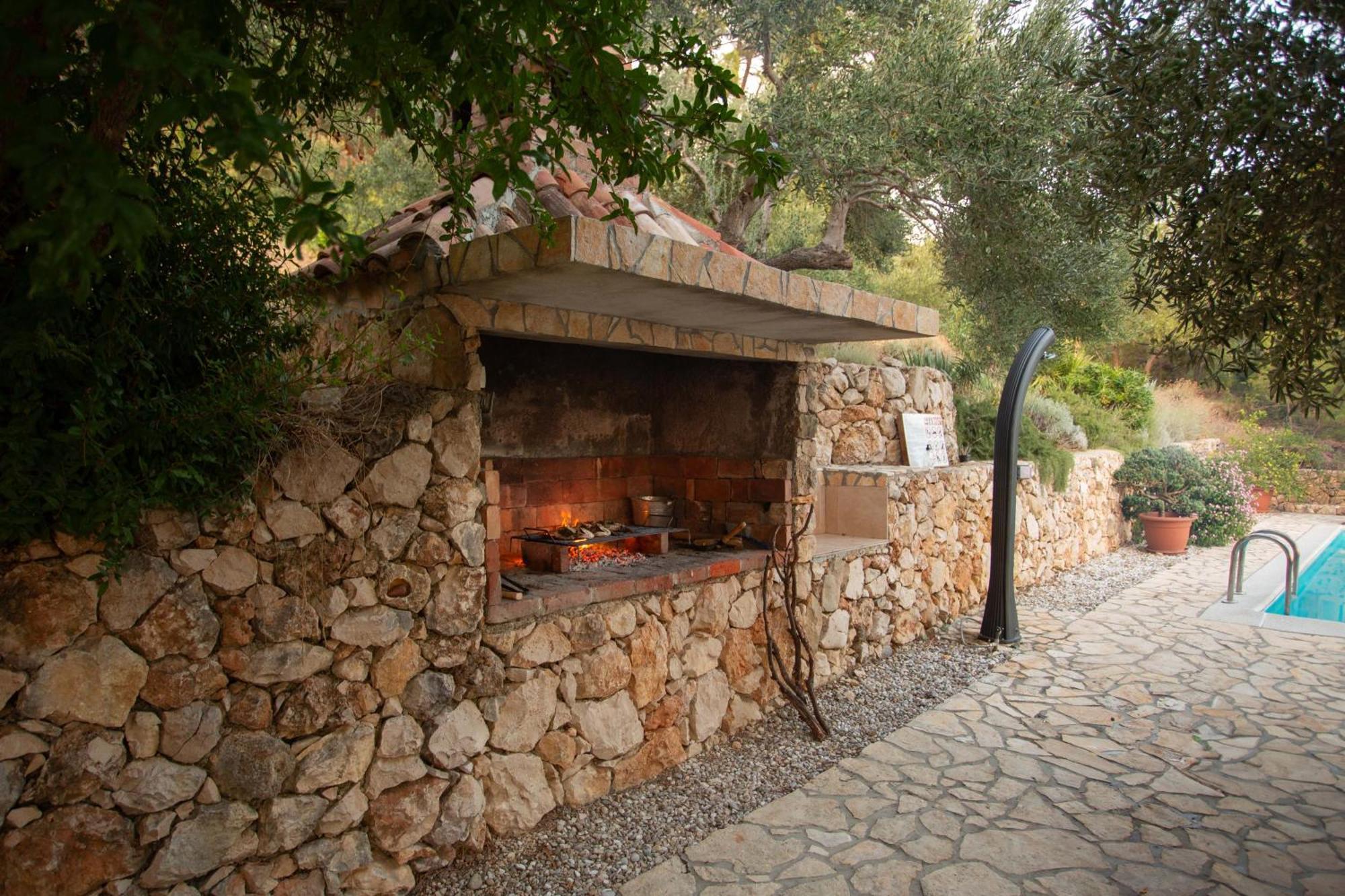 Villa Mora Banjol Exterior photo